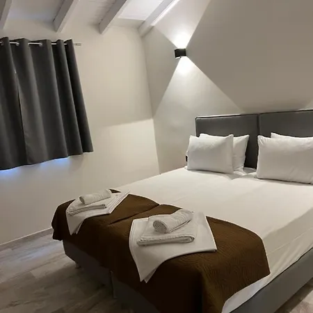 Hotel de apartamente Saint Spiridon 3*