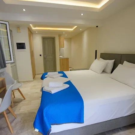 Saint Spiridon Aparthotel 3*