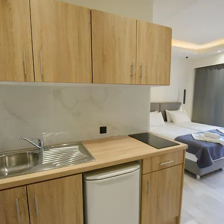 Saint Spiridon 公寓式酒店 3*